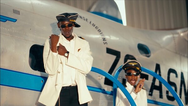 Blacko SA, Mellow & Sleazy & Scotts Maphuma – Zase England (Video)